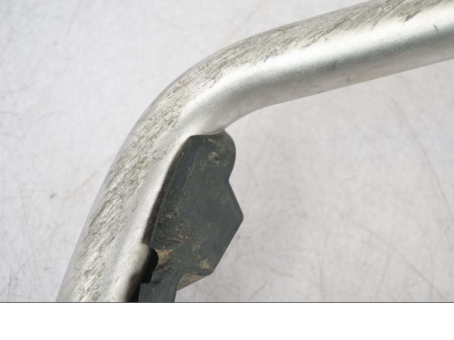 Snett uppifrån på Motorskyddsbåge från en BMW R 1250 GSA -2024 motorcykel.