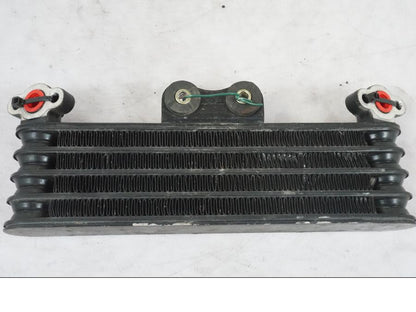 Snett nerifrån på Oljekyl från en Honda CBR 1000 F -1999 motorcykel.