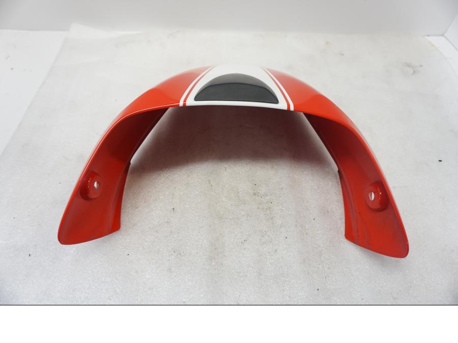 Framsidan på Kuts från en Ducati Monster 796 -2013 motorcykel.