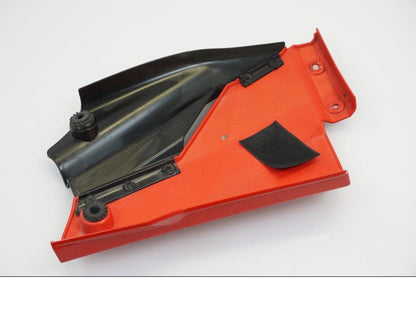 Snett uppifrån på Kylarvinge från en Ducati Streetfighter 1098 -2010 motorcykel.