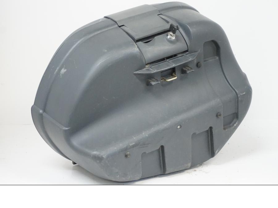 Höger sida på Sidoväska från en Honda XL 1000 V -1999 motorcykel.