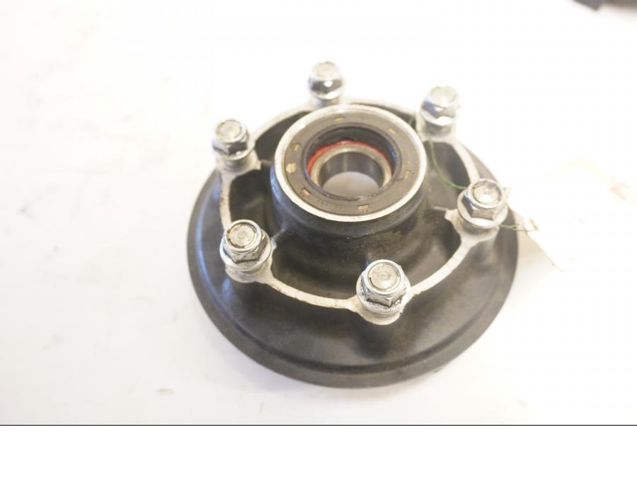 Framsidan på Drevfäste från en Kawasaki Z 750 -2008 motorcykel.