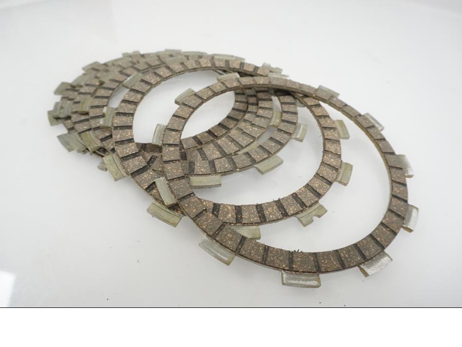 Baksidan på Lameller från en Suzuki LS 650 -2003 motorcykel.