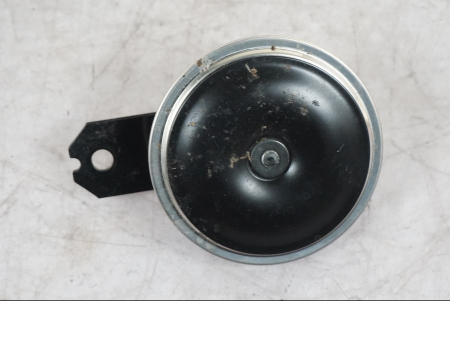 Framsidan på Signalhorn / Tuta från en Yamaha MT-09 -2024 motorcykel.