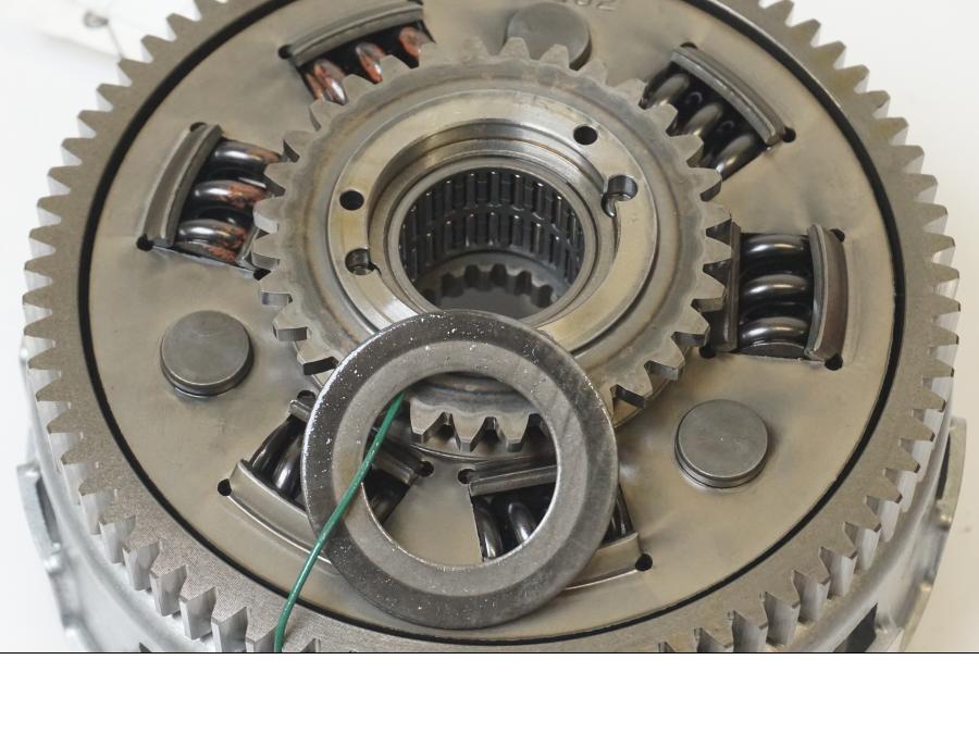 Baksidan på Kopplingskorg från en KTM 1190 Adventure -2015 motorcykel.