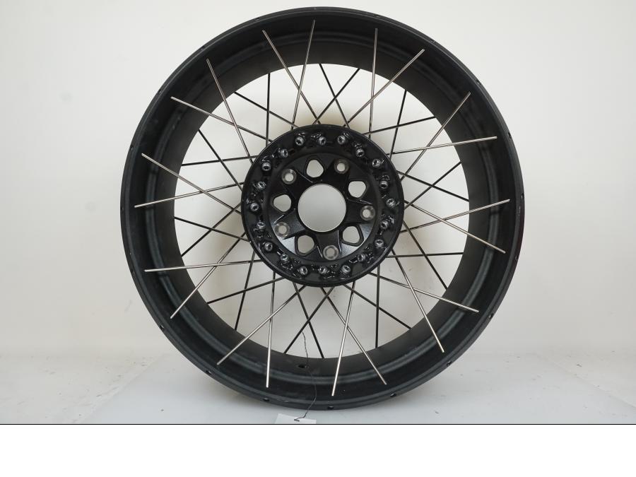 Framsidan på Fälg från en BMW R 1250 GS -2018 motorcykel.