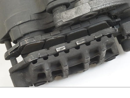 Snett uppifrån på Bromsok från en Honda ST 1300 -2002 motorcykel.