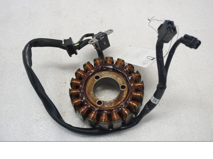 Framsidan på Generator från en Suzuki SV 650 -2016 motorcykel.