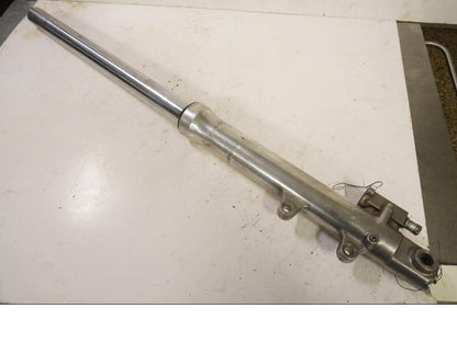 Framsidan på Gaffelben från en Yamaha RD 500 -1985 motorcykel.