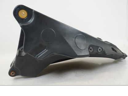 Höger sida på Bensintank från en Husqvarna 701 Supermoto -2020 motorcykel.