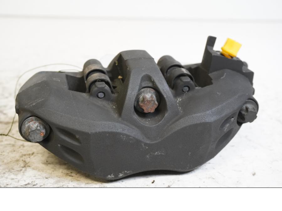 Baksidan på Bromsok från en Kawasaki ZZ-R 1400 -2007 motorcykel.