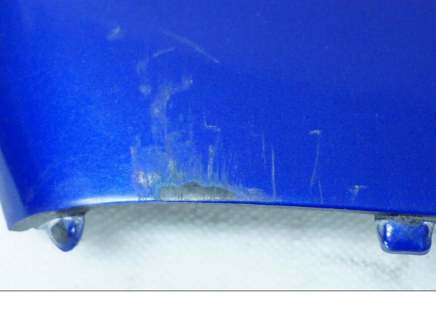 Vänster sida på Bakvinge från en Yamaha YZF 1000 R -1997 motorcykel.