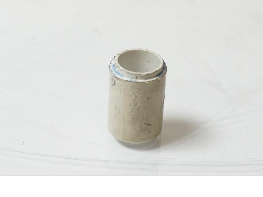 Baksidan på <p>Instrumentpanelsfäste från Husaberg FS 650 E 2004.</p>

<p>Lacksläpp finns se bilder.</p> motorcykel.