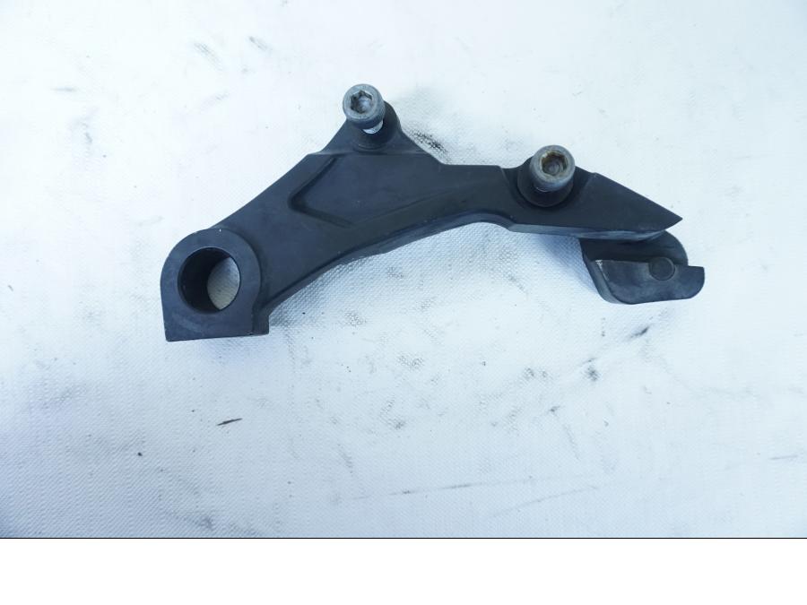 Framsidan på Bromsoksfäste från en H-D Street Glide FLHX -2009 motorcykel.