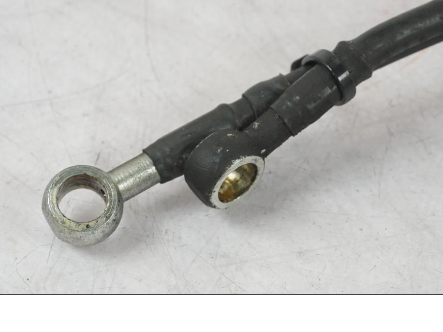 Höger sida på Bromsledning från en Triumph Daytona 955I -2000 motorcykel.