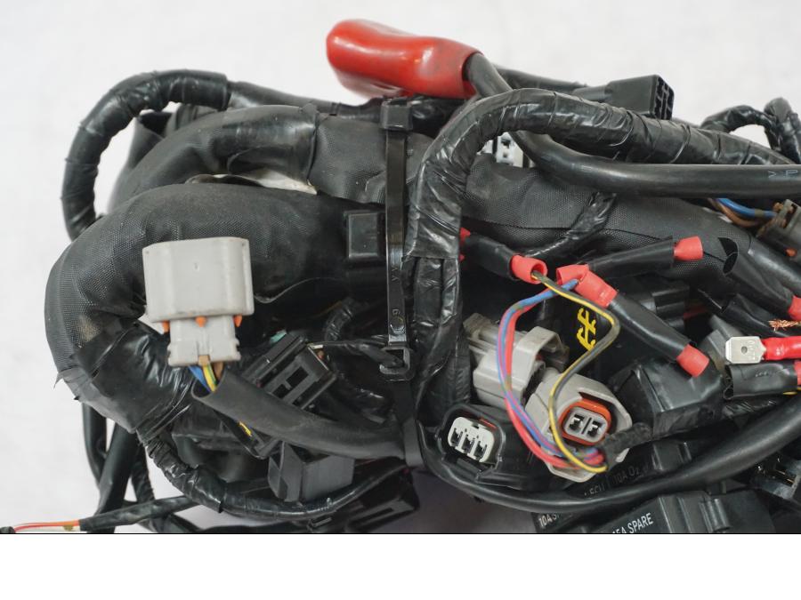 Vänster sida på Kabelstam från en Kawasaki ZX-6R -2011 motorcykel.