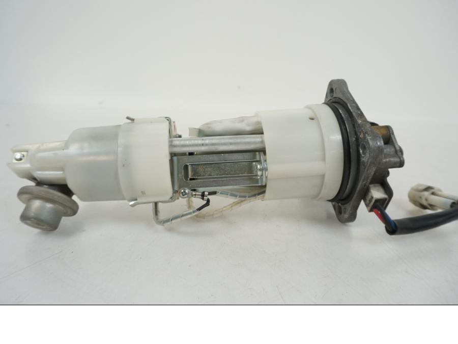 Snett uppifrån på Bensinpump förgasare från en KTM 990 SM -2009 motorcykel.