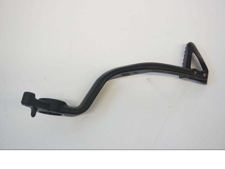 Höger sida på Bromspedal från en KTM 1290 Super Adventure R -2019 motorcykel.