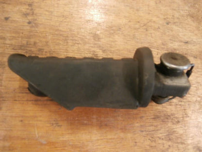 Baksidan på Fotpinne från en Buell X1 Lightning -2002 motorcykel.