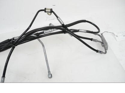 Höger sida på Bromsledning från en KTM 1290 Super Adventure S -2022 motorcykel.