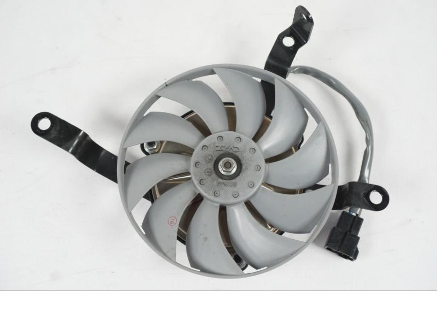 Framsidan på Vattenkylfläkt från en Yamaha YZF 1000 R1 -2007 motorcykel.