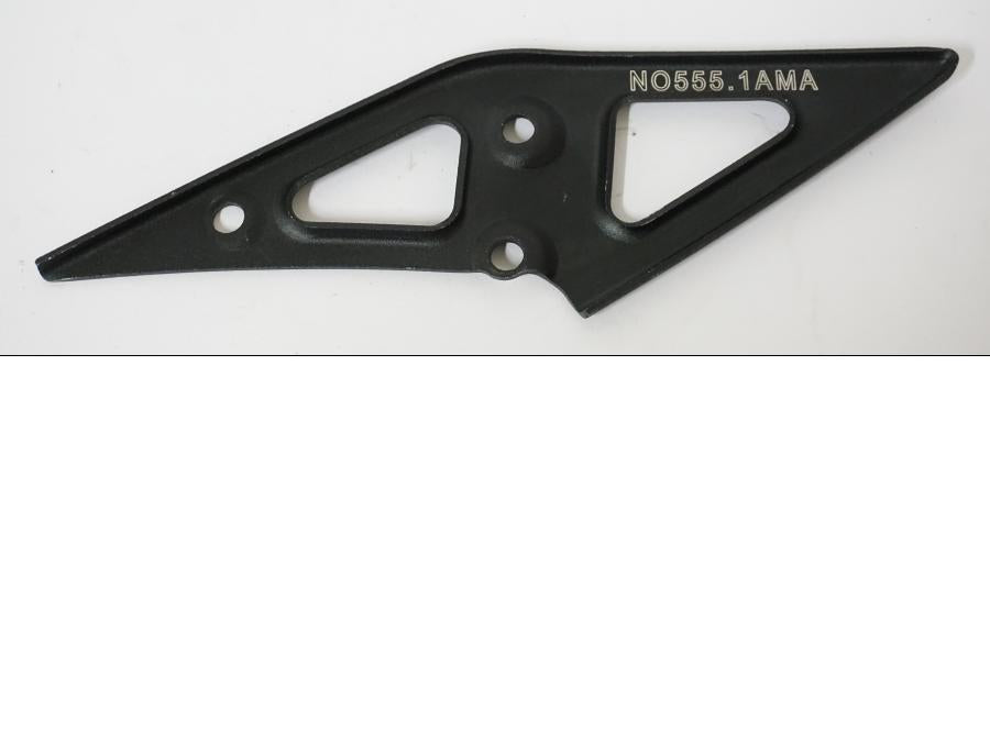 Baksidan på Fotpinnehälskydd från en Buell 1125 CR -2009 motorcykel.