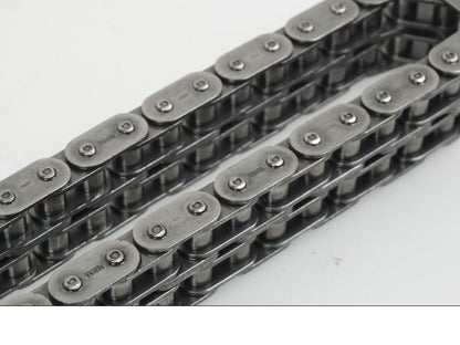 Höger sida på Kedja från en H-D Touring Road King Custom FLHRSI -2004 motorcykel.