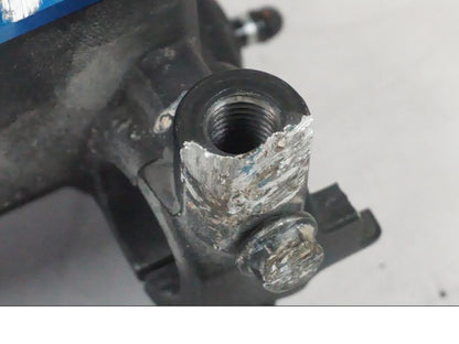 Baksidan på Bromshuvudcylinder från en Husqvarna 701 SUPERMOTO ABS -2016 motorcykel.