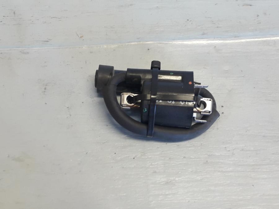 Framsidan på Tändspole från en Yamaha MT 125 -2017 motorcykel.