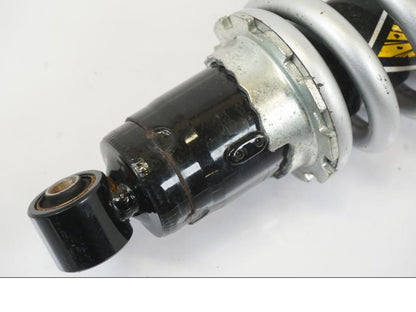 Baksidan på Stötdämpare från en Yamaha MT-07 -2016 motorcykel.