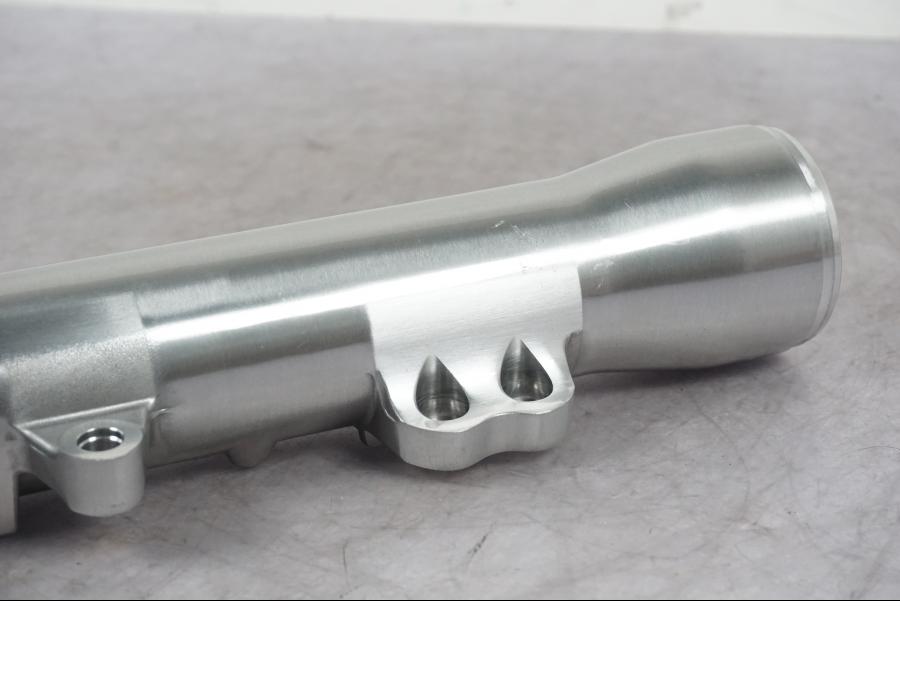 Höger sida på Gaffelben från en H-D Dyna Wide Glide FXDWG -2008 motorcykel.