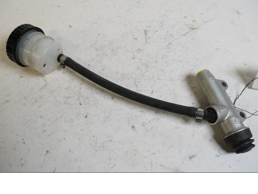 Framsidan på Bromshuvudcylinder från en BMW K 1600 -2018 motorcykel.