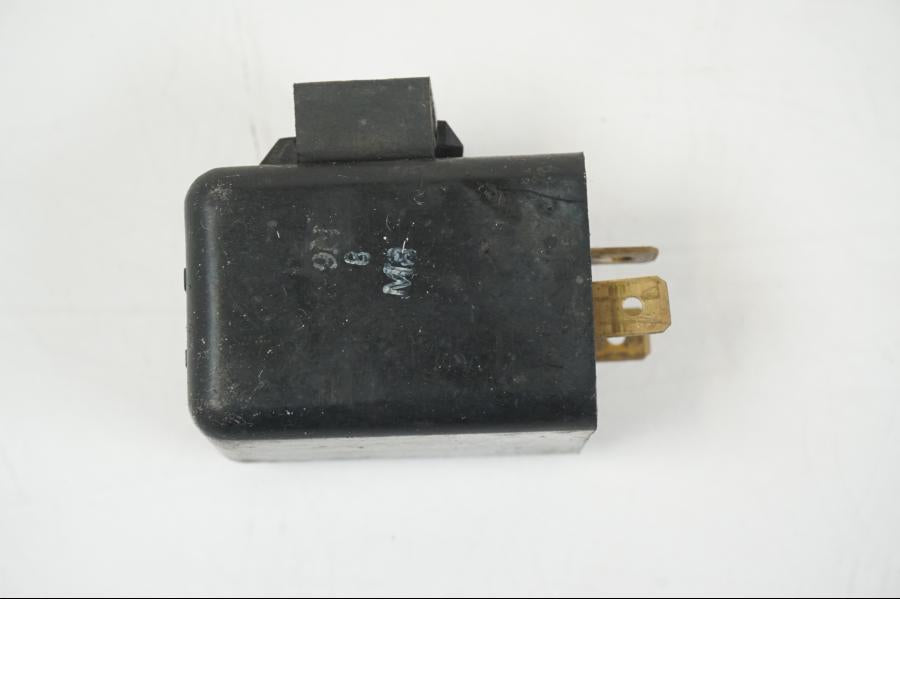 Höger sida på Blinkersrelä från en Kawasaki ZZR 1100 -1994 motorcykel.