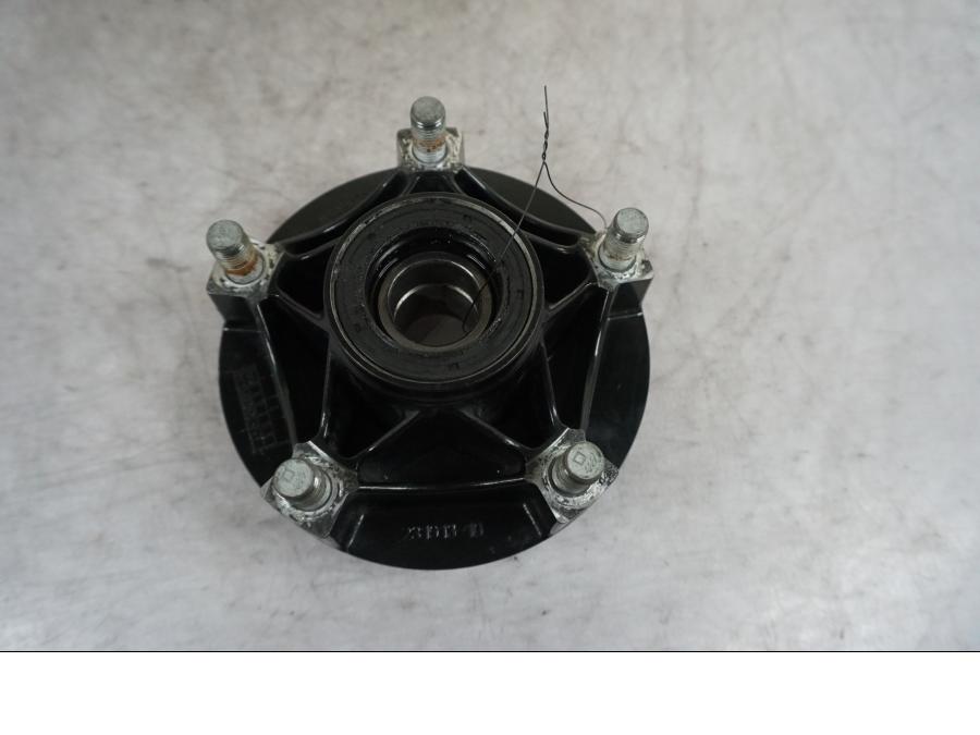 Baksidan på Drevfäste från en BMW S 1000 XR -2019 motorcykel.