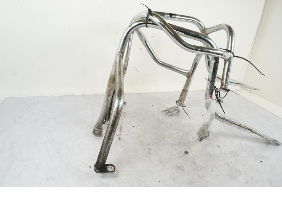 Höger sida på Motorskyddsbåge från en BMW R 850 R -2004 motorcykel.