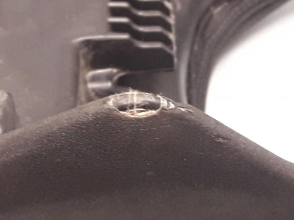 Vänster sida på Sadel från en Yamaha MT 125 -2017 motorcykel.