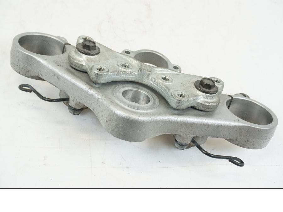 Höger sida på Gaffelkrona från en Honda ST 1300 -2002 motorcykel.