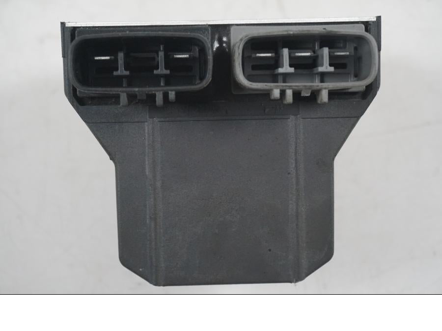 Snett uppifrån på Likriktare från en Yamaha YZF 1000 R1 -2004 motorcykel.