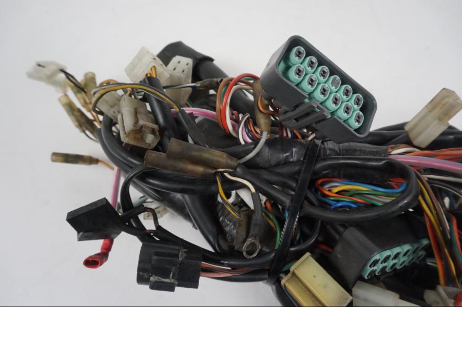 Höger sida på Kabelstam från en Aprilia RS 250 -1998 motorcykel.