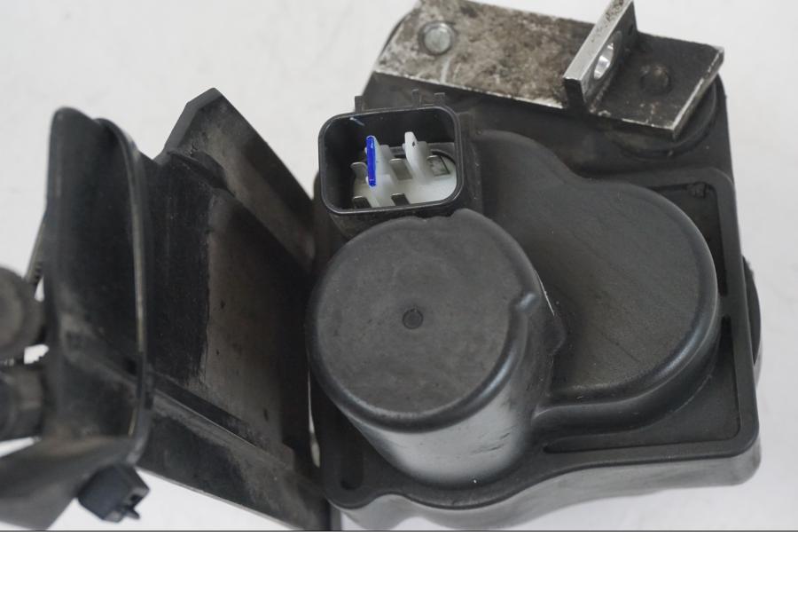 Extrabild1 på Avgasspjällmotor från en Yamaha YZF 1000 R1 -2007 motorcykel.