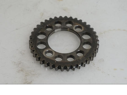 Baksidan på Kamkedjedrev från en Yamaha FJR 1300 -2005 motorcykel.