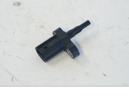 Framsidan på Luftburksensor från en Kawasaki ER-6N -2012 motorcykel.