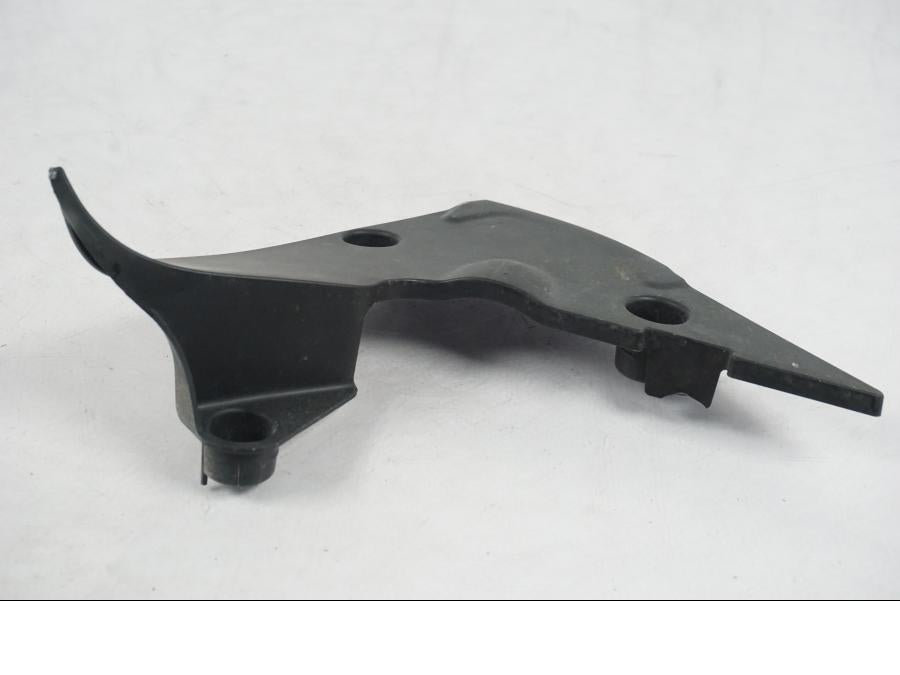 Vänster sida på Sidkåpa innerplast från en Kawasaki ER-6N ABS -2010 motorcykel.