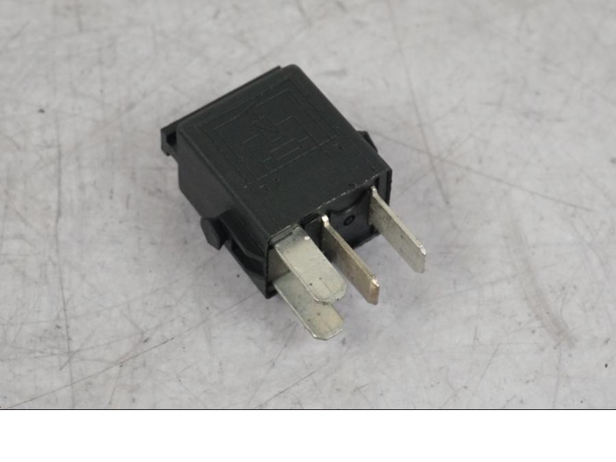 Framsidan på Relä från en BMW R 1100 GS -1998 motorcykel.