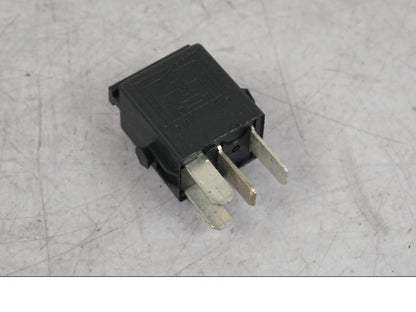 Framsidan på Relä från en BMW R 1100 GS -1998 motorcykel.