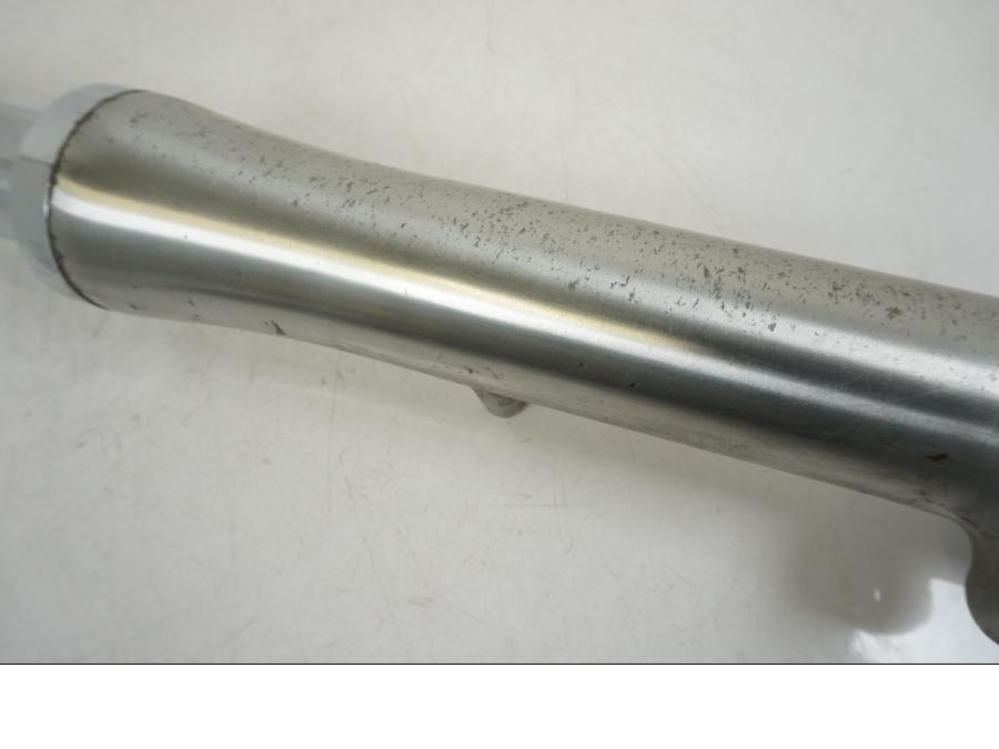 Vänster sida på Gaffelben från en Suzuki VS 1400 -1999 motorcykel.