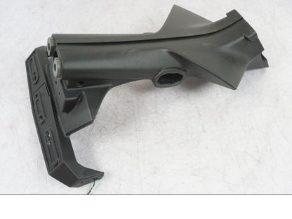 Vänster sida på Skylthållare från en Kawasaki Z 900 -2018 motorcykel.