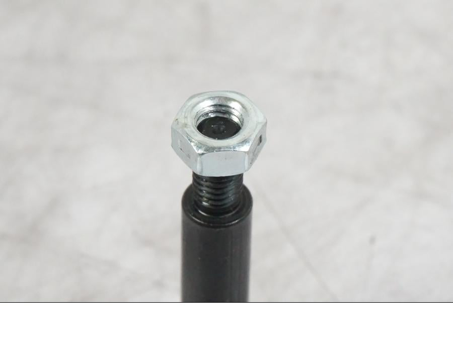 Baksidan på Kopplingsgrepp från en KTM 690 Enduro -2023 motorcykel.