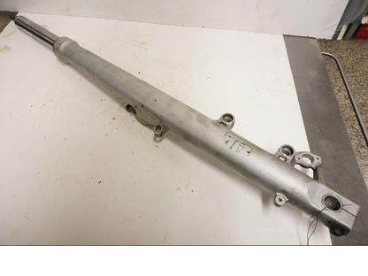 Framsidan på Gaffelben från en BMW R 1100 GS -1997 motorcykel.