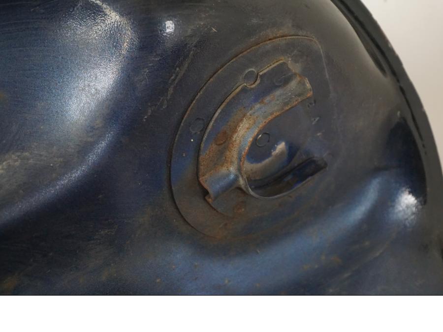 Extrabild3 på Bensintank från en Suzuki VL 800 -2002 motorcykel.